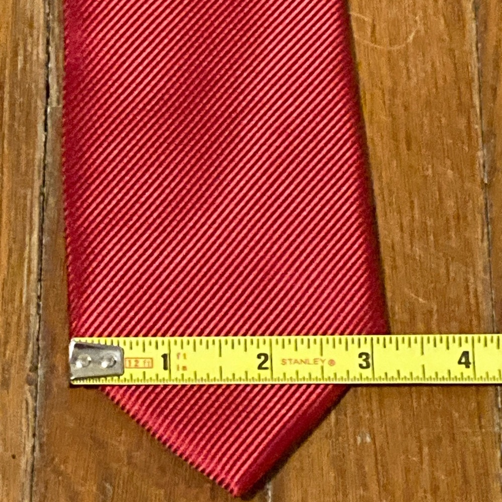 Geoffrey Beene red solid tie - Picture 4 of 7